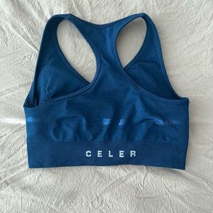 Women’s size small. Buttery soft.